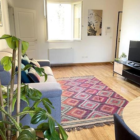 Appartamento Moderno In Tenuta Melloni Анцола дел'Емилия Екстериор снимка