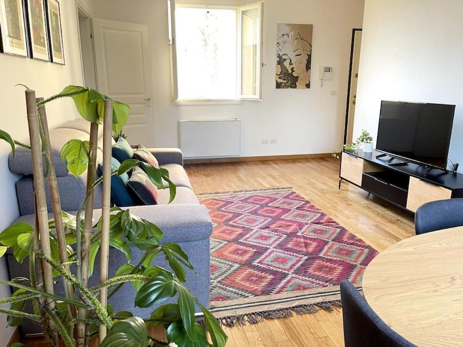 Appartamento Moderno In Tenuta Melloni Анцола дел'Емилия Екстериор снимка