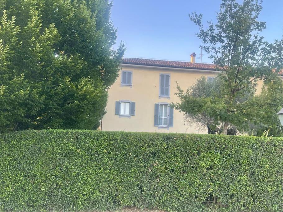 Appartamento Moderno In Tenuta Melloni Анцола дел'Емилия Екстериор снимка